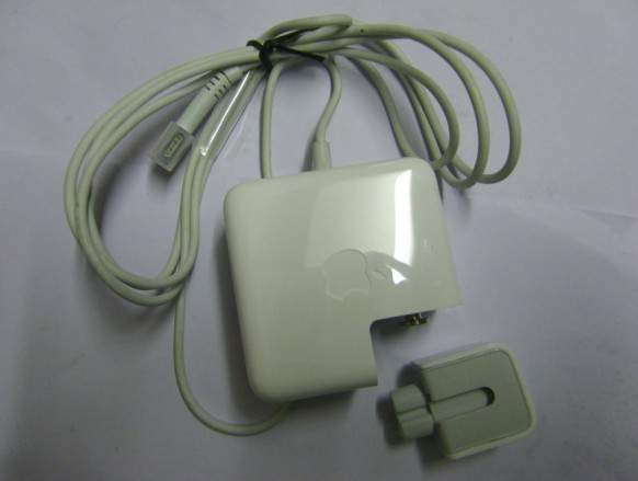 Apple Macbook Air 
